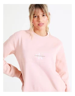 New 🛒 Calvin Klein 👖 Jeans Monogram Logo Crew Neck In Pink 🧨